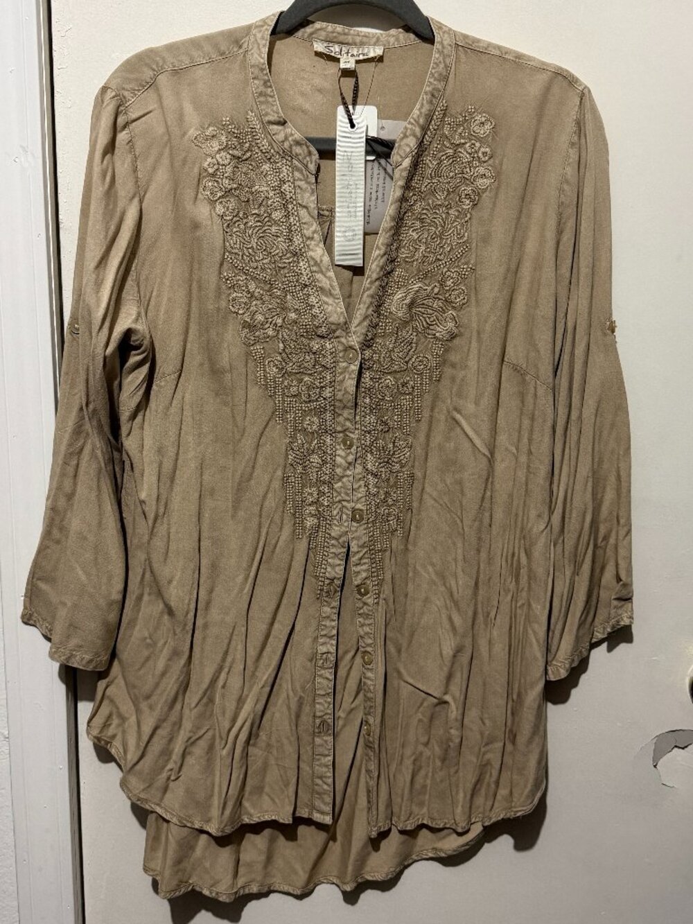 NWT Solitaire Taupe Beige Embroidered Boho Tunic Blouse Roll Tab Sleeve - M - Picture 3 of 12